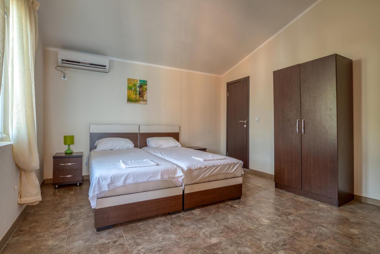 Apartmani Bronhi Sutomore Exterior foto